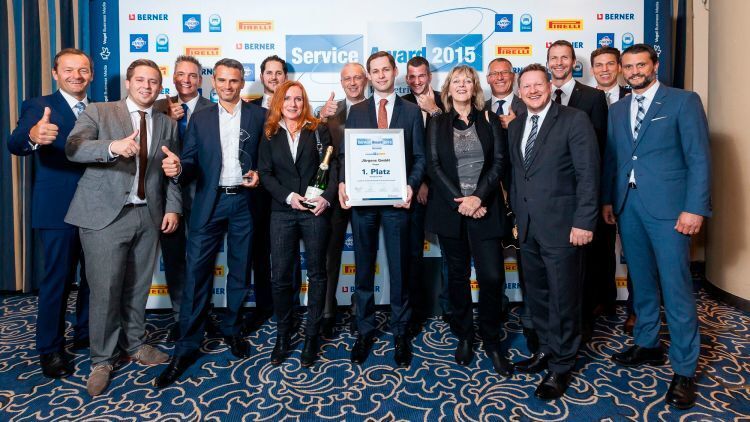 Auf Platz eins des Service Awards 2015 in der Kategorie Pkw: das Serviceteam der Jürgens GmbH aus Hagen. (Bild: Stefan Bausewein)