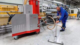 Con la serie DA 5112/DA 5152, Ruwac ha desarrollado aspiradoras industriales móviles para la recogida de grandes cantidades de polvo o material a granel, que también dan buenos resultados en su uso estacionario. (Imagen:Ruwac)