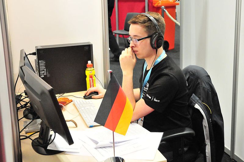 Daniel Christophersen arbeitete im Web-Design ... (Schmidt/»kfz-betrieb«)