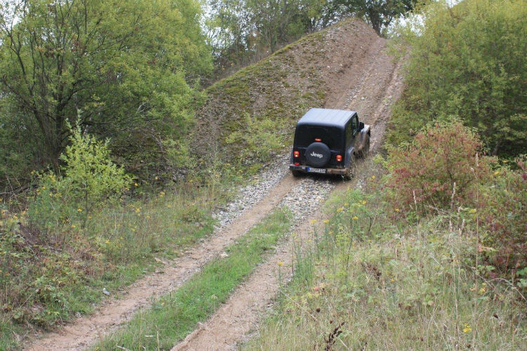 Für seine Jeep-Kunden organisierte der Betrieb eine abenteuerliche Offroad-Challenge. (Foto: Renck-Weindel)