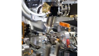 Neben dem Trennen können in der Lasercelle auch das Umformen als zusätzlicher Produktionsschritt und das Fügen mithilfe des Lasers stattfinden. (Bild: Weil Engineering)