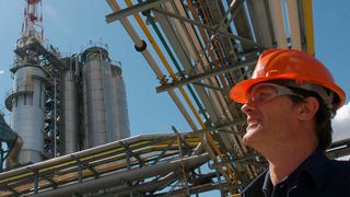 Eingeschränkte Verfügbarkeit von Rohstoffen führt zu niedrigen Lagerbeständen und geringen Produktionsmengen an den Standorten Ludwigshafen und Tarragona (Bild). (BASF)