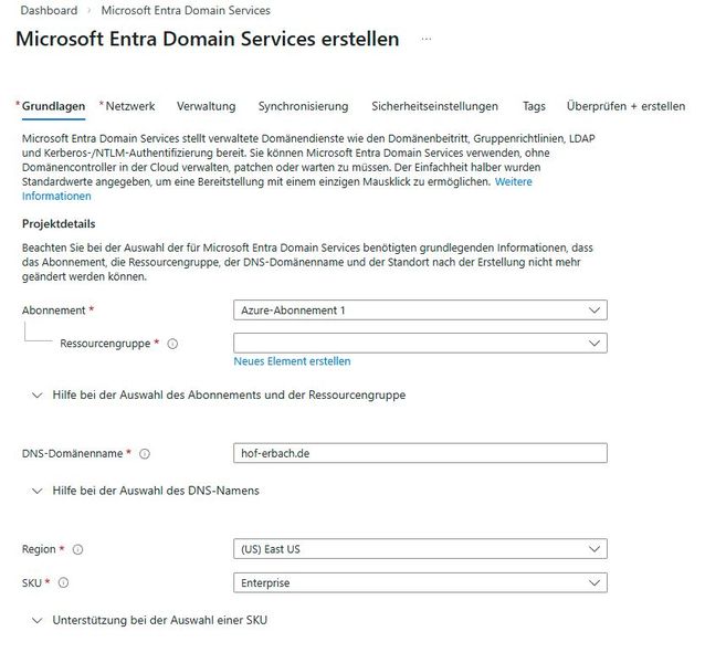 Der Assistent zur Erstellung von Microsoft Entra Domain Services zeigt die grundlegenden Parameter für Abonnement, Ressourcengruppe, DNS-Domänenname, Region und SKU im Azure-Portal. (Bild: Thomas Joos)