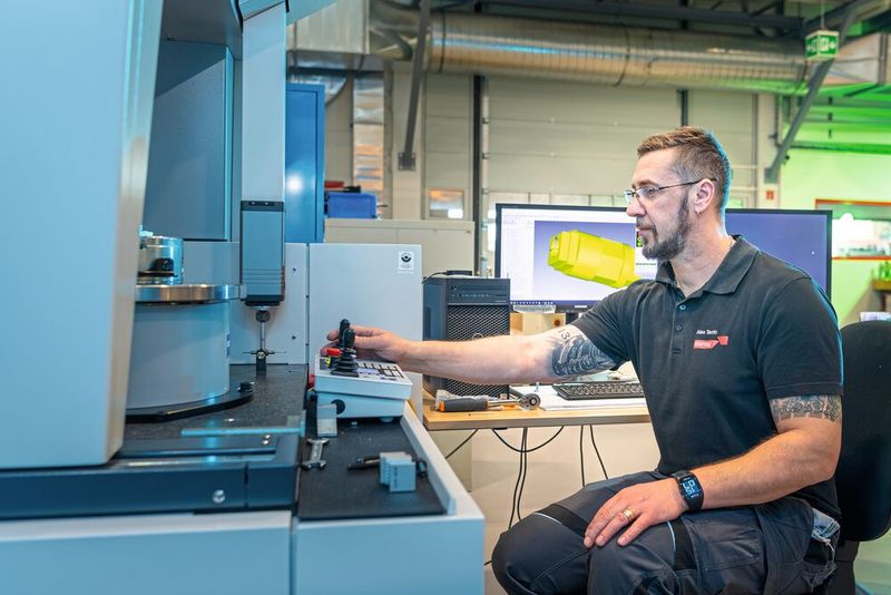 La métrologie est intégrée au coeur des ateliers afin d'assurer un contrôle maîtrisé.  (Source : Starrag)