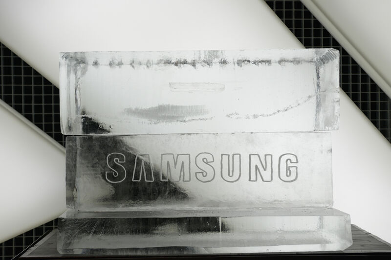 Extreme Temperaturen, Staub und Wasser dürfen einem robusten Tablet nichts ausmachen. Zunächst der Kältetest ... (Bild: Samsung)