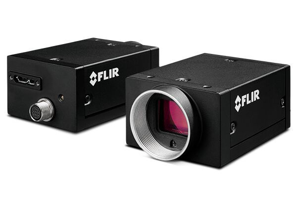 Neben der Kamera Oryx setzt Anton Paar Sportstec in der Skill.lab Arena für das interaktive Fußballtraining auch die Grasshopper 3 (im Bild) von Teledyne Flir ein. Erstere verfolgt etwa die Flugbahn des Fußballs, um Daten aufzuzeichnen, Letztere nimmt das Traningsgeschehen von mehrern Perspektiven auf, um die Analyse des Spielerniveaus zu unterstützen. (Bild: Teledyne Flir)