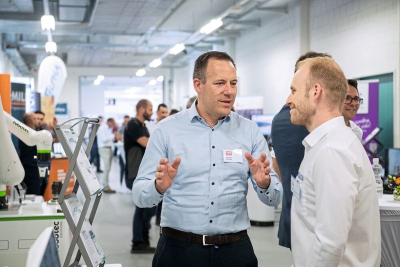 Reger Austausch zwischen den Besuchern und Ausstellern. (Bild: Thomas Entzeroth)