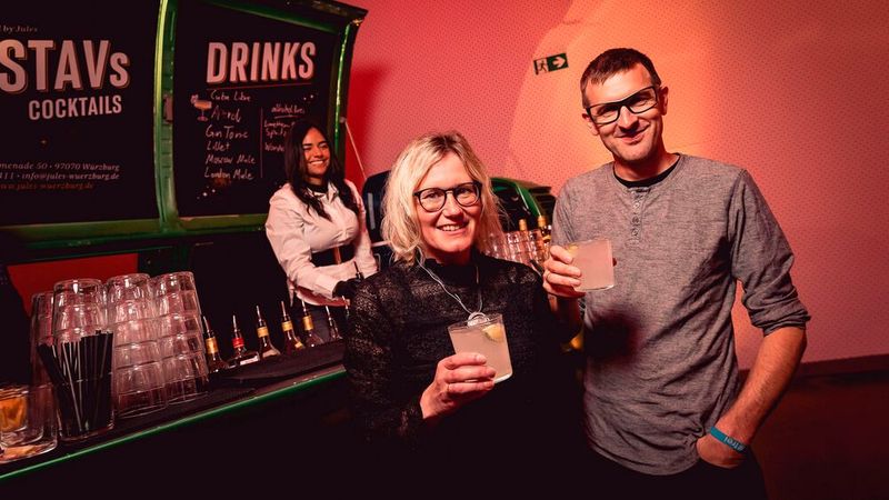 Hier konnte auch der Top-Ten-Platzierte Christian Latsch entspannt feiern – am Tag danach stand er bei der Fachtagung für freie Werkstätten aber wieder als Referent auf der Bühne. (Bild: Stefan Bausewein)