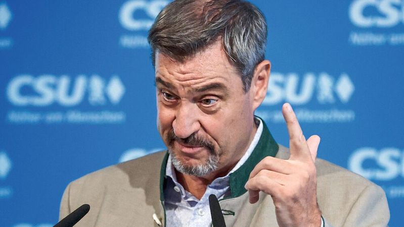 Markus Söder in der Pressekonferenz nach Sitzung des CSU-Vorstands am Montag: „Deal statt Fight“.(Bild:  picture alliance/dpa/Revierfoto)