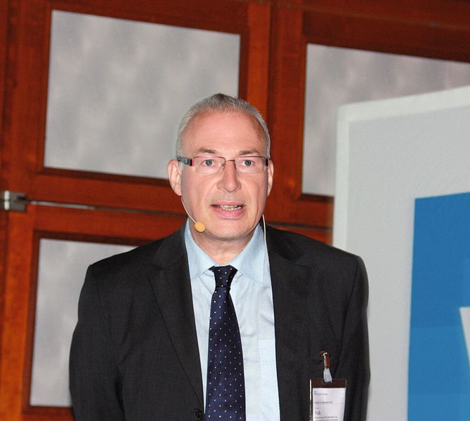 „Ich verstehe nicht, wie man eine Aluminiumfabrik mit Elektroautobatterien betreiben will“, sagt Dr. Gerrit Volk, Leiter des Referats Zugang zu Gasverteilnertzen, technische Grundsatzfragen, Versorgungssicherheit bei der Bundesnetzagentur. (Bild: Itasse)