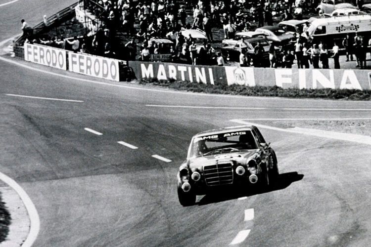 Mercedes-Benz 300 SEL 6.8 AMG, der 1971 beim 24-Stunden-Rennen in Spa den Klassensieg errang. (Daimler)