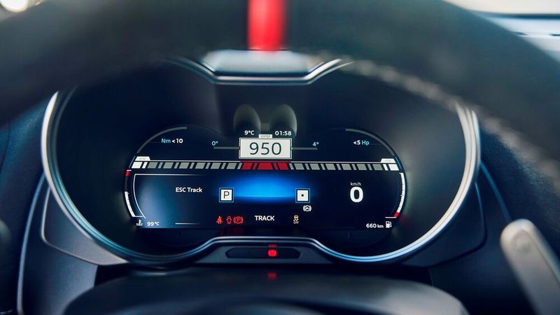 Parameter wie Ansprechverhalten der Lenkung oder Schaltpunkte des Getriebes sind individuell einstellbar. (Bild: Alpine)