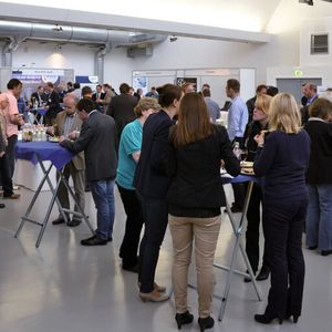 Networking und Wissensaustausch sowie der Besuch der begleitenden Ausstellung zählen zu den Highlights des Pumpenforums, das auch in diesem Jahr wieder gemeinsam mit dem Schüttgutforum stattfand. Insgesamt 140 Teilnehmer fanden den Weg ins Vogel Convention Center Würzburg.