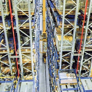 Mit dem Retrofit schafft Boll & Kirch die Voraussetzung für einen stabilen und zukunftssicheren Betrieb seiner zentralen Produktionslogistik. (Bild: Boll & Kirch)