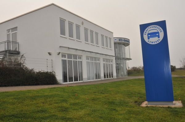 Das neue Gebäude, ein ehemaliger Kfz-Betrieb, bietet Platz für Büros der Mitarbeiter des Landesverbandes und für Veranstaltungsräume. (Baeuchle)