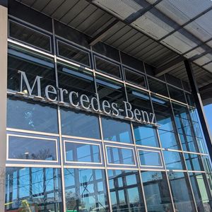 Mercedes-Benz hat zum 30. Geburtstag des Sprinter in das Van Experience Center in Spandau eingeladen.(Bild:  Simon – VCG)