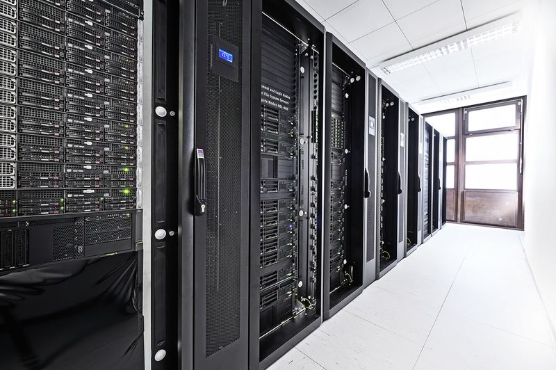 Mit rund 65 Quadratmetern war der ehemalige Infrastrukturraum gerade groß genug, dass er Racks mit insgesamt 650 Höheneinheiten aufnehmen konnte (Bild: Rittal)