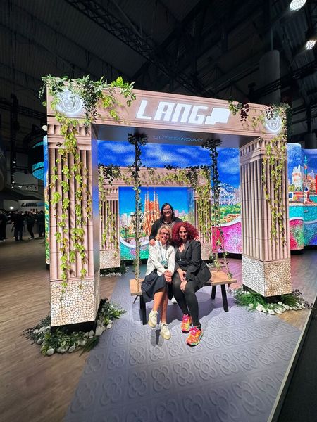 Die LANG AG sorgt immer wieder für einen virtuellen Eye-Catcher auf ihrem Stand. (Bild: Vogel IT-Medien)