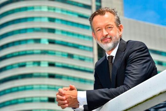 Boudewijn Siemons hat zum 1. Februar als CEO bei der Port of Rotterdam Authority das Steuer übernommen.(Bild:  Hafen Rotterdam)