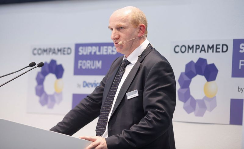 Stellt auf dem Compamed Suppliers Forum by Devicemed die Arbeitsgemeinschaft Medizintechnik des VDMA als Netzwerk an der Schnittstelle von Maschinenbau und Medizintechnikvor: Diethelm Carius, VDMA (Messe Düsseldorf / ctillmann)