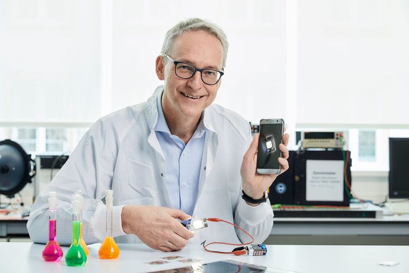 Der deutsche Wissenschaftler, Ingenieur und Unternehmer Karl Leo ist für sein Lebenswerk nominiert: Seine Arbeit auf dem Gebiet der organischen Halbleiter ermöglichte die Entwicklung der hocheffizienten OLED-Technologie (organische Leuchtdiode), die in der gesamten Elektronikindustrie zum Einsatz kommt. (EPA)