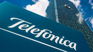 Weil Telefónica trotz Nachholfrist seine Pflichten beim Ausbau des 4G-Netzes (LTE) nicht rechtzeitig erfüllt hat, droht die Bundesnetzagentur nun mit einem Zwangsgeld.  (Bild: Lino Mirgeler/dpa)