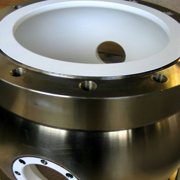 Das Beschichtungsverfahren Proco–E-CTFE eignet sich beispielsweise für Kugelhahngehäuse ... (Bild: Hüni+Co)