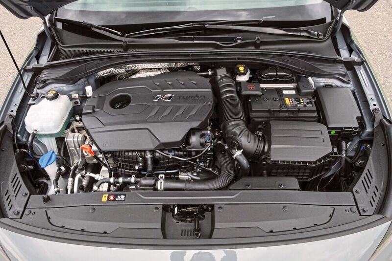 Bei beiden Varianten steckt ein 275 PS starker Zwei-Liter-Turbobenziner unter der Haube. (Hyundai)