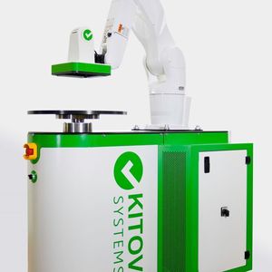 Kitov One ist ein Roboter, der in Kombination mit einer Künstlichen Intelligenz Baugruppen und elektronische Endprodukte inspizieren kann. Kitov und ATEcare sind jetzt eine Vertriebspartnerschaft eingegangen.