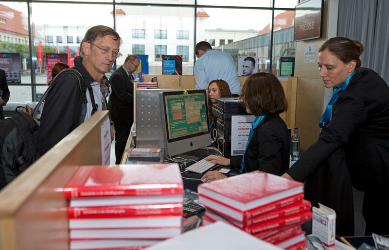 Eindrücke von der Werkstoffwoche Dresden 2015. (Bild: Werkstoffwoche Dresden)
