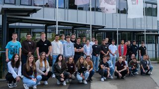 35 neue Auszubildende und Studierende stellen dieses Jahr den Nachwuchs der Chiron Group dar. (Bild: Chiron Group)