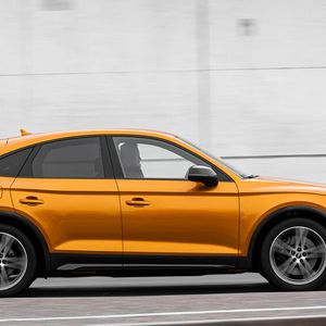 (Audi)