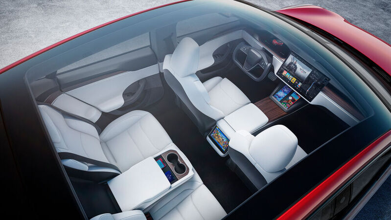 Die Full-Self-Driving-Chips steuern in Tesla-Autos die umfangreichen ADAS-Funktionen der Fahrzeuge. Dafür verarbeiten sie die Daten vieler Sensoren. Sie sollen später auch  (teil-)autonomes Fahren ermöglichen.