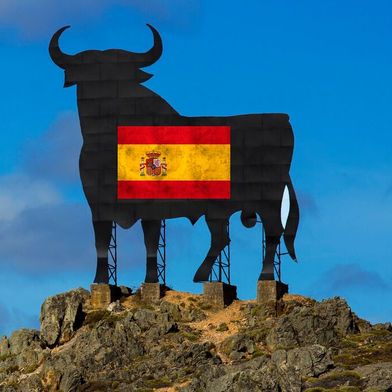 Stolz blickt der spanische Stier in die Gegend. Er hat auch allen Grund dazu! Denn Spaniens Wirtschafttentwicklung scheint derzeit – wie ein wilder Stier – nicht zu bremsen zu sein, so die Berichte. Aber wird es auch so weitergehen? ...  (Bild: Spanickel)