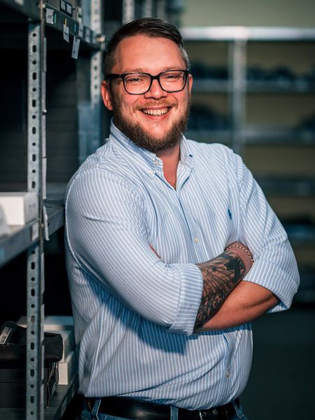 Artur Wagner ist als Chief Digital Officer dafür verantwortlich, die Digitalisierung von Braun Büffel voranzutreiben und das Unternehmen mit einem Omnichannel-Ansatz für die Zukunft aufzustellen. Wagner verfügt über 18 Jahre E-Commerce-Erfahrung und war in seiner vorherigen Position bei der Digitalagentur Y1 Digital AG tätig. (Bild: Braun Büffel)