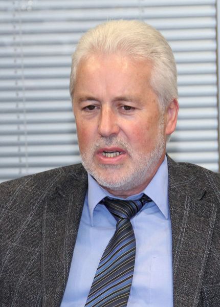 Dipl-Ing. Hans-Ulrich Bieberbach, Leiter mechanische Konstruktion bei der Werkzeugmaschinenfabrik Waldrich Coburg GmbH: „Eine hydrostatisch geführte Werkzeugmaschine ist einfach gutmütiger.“ (Bild: Krampert)