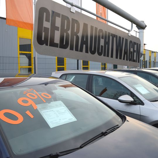 Händler bekommen viele Gebrauchte nur noch zu Schnäppchenpreisen los.(Bild:  Achter / »kfz-betrieb«)