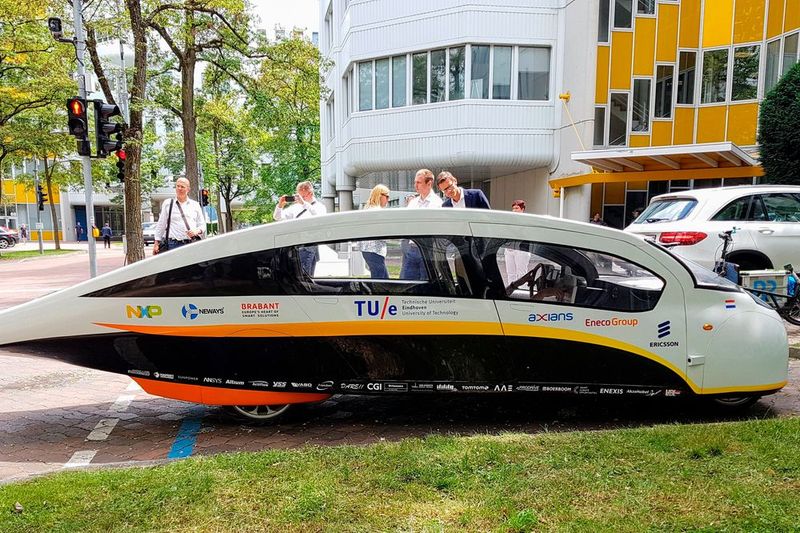 100 Prozent Ökostrom, 1.000 Kilometer Reichweite: Das Solarauto Stella Vie stellt herkömmliche E-Autos in den Schatten. (Bild: SP-X/Peter Weißenberg)