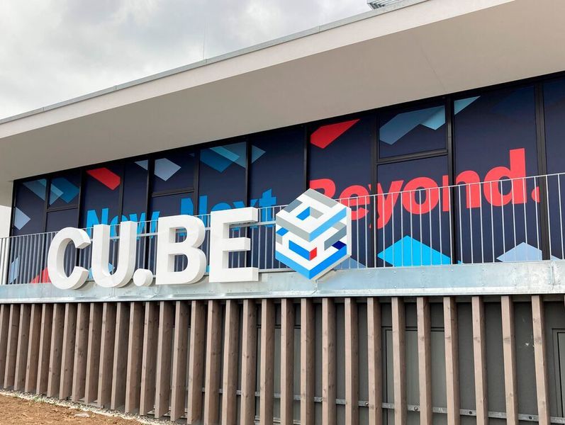 Das neue Innovations- und Kundenzentrum von Bosch Rexroth soll mit seiner Modellfabrik zeigen, was schon möglich ist und bald möglich sein wird – getreu dem Rexroth-Motto „now. next. beyond.“. (Stefanie Michel)