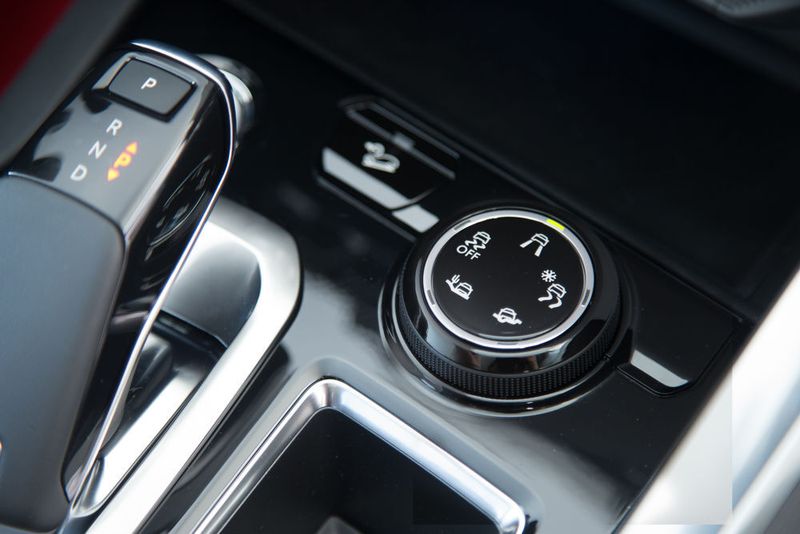 Statt Allradantrieb gibt es verschiedene Traktionsprogramme. (Peugeot)