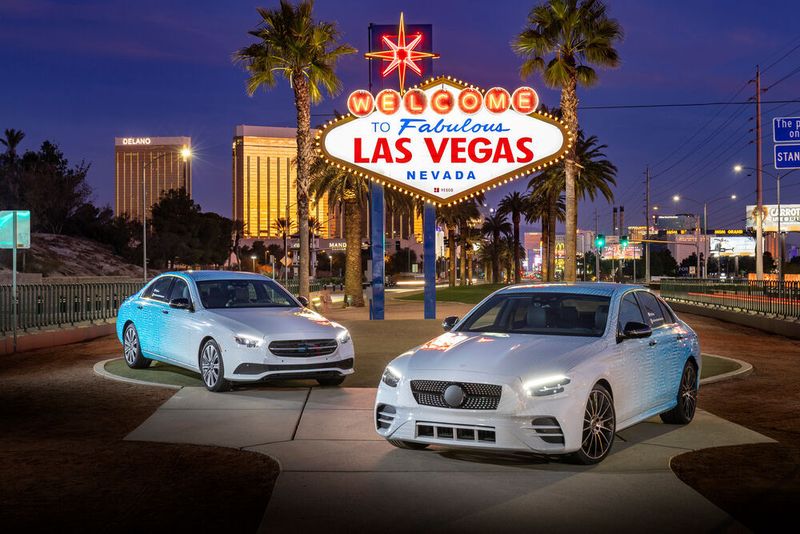 Mithilfe der Urban-Guard-Funktion kann das geparkte Fahrzeug überwacht werden. (Mercedes)