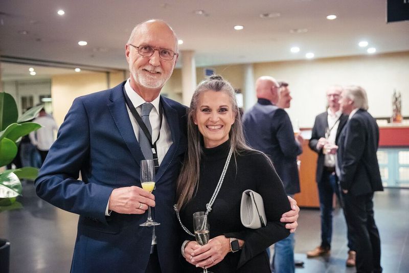 Ralf Großekathöfer (Lanos Computer) und Petra Mark (REINER SCT) (Bild: REINER SCT)