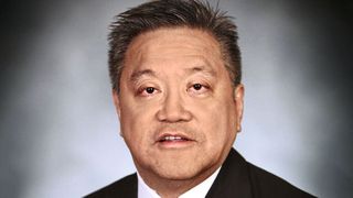 Hock Tan trat 2006 als Geschäftsführer der jungen Halbleiter-Ausgründung Avago Technologies an. Kurz vorher hatten zwei Buyout-Firmen das Unternehmen für etwa 2,66 Mrd. US-$ erworben - nach zahlreichen Mergern und Akquisen liegt der Wert des nun unter dem Namen Broadcom firmierenden Technologie-Konglomerats bei 225 Mrd. US-$. (Bild: Broadcom)