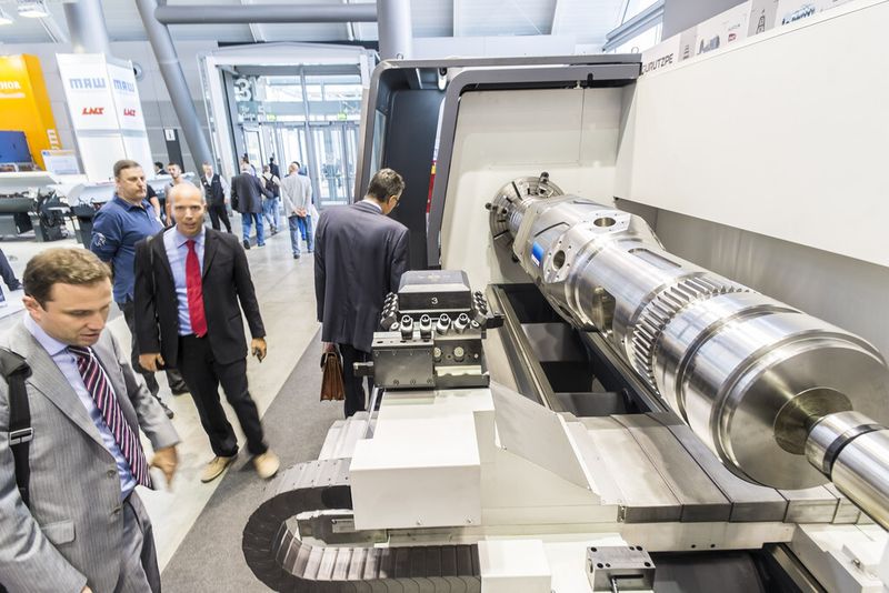 Beeindruckend: Drehmaschinen von Tornos in Halle 3. (Bild: Messe Stuttgart)