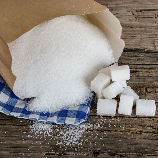 Bis zu 35 Kilo Zucker nimmt der Durchschnittsdeutsche jedes Jahr zu sich zu. Bis zu 35 Kilo Zucker nimmt der Durchschnittsdeutsche jedes Jahr zu sich zu.