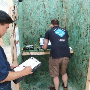 Nach der Weltmeisterschaft ist vor der Weltmeisterschaft! Während die Fußball-Weltmeister schon ihren verdienten Urlaub genießen, mussten die deutschen Roboter-Weltmeister noch in Brasilien schwitzen. Doch alle Anstrengungen haben sich gelohnt, Deutschland ist zum zweiten Mal Weltmeister in 2014. Das Team der TU Darmstadt gewann die RoboCup-Weltmeisterschaft in Brasilien mit dem Rettungsroboter Hektor.