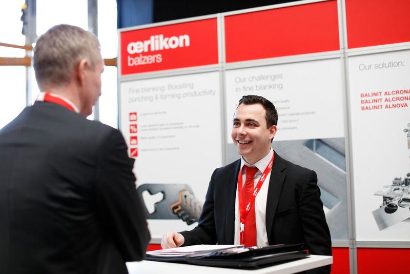 Im Spezialisten-Forum konnten sich die EPM-Teilnehmer über das Angebot von Oerlikon Balzers zur Umformung von AHS-Stählen oder Aluminium, zum Kalt- oder Warmschmieden sowie zum Feinschneiden informieren. (Oerlikon Balzers/www.marcelmayer.com)