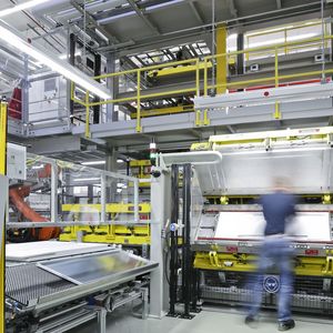 Mehrere Millionen Euro hat die BSH Hausgeräte GmbH in die Erneuerung der Produktionslinie investiert, die im Januar 2015 ihren Betrieb aufgenommen hat.