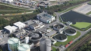 Die zusätzliche Ausbaustufe der Kläranlage soll den Gewässereintrag von Spurenstoffen weiter reduzieren. (Wolfgang R. Weber/ Merck)