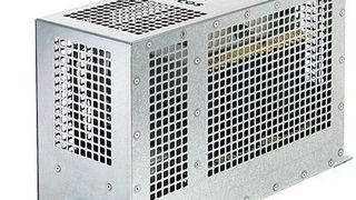 Der Sineformer dämpft symmetrische wie asymmetrische Störungen. Dadurch kann auf kostspielige geschirmte Leitungen verzichtet werden und der Motor wird geschont. Bild: Epcos (Archiv: Vogel Business Media)